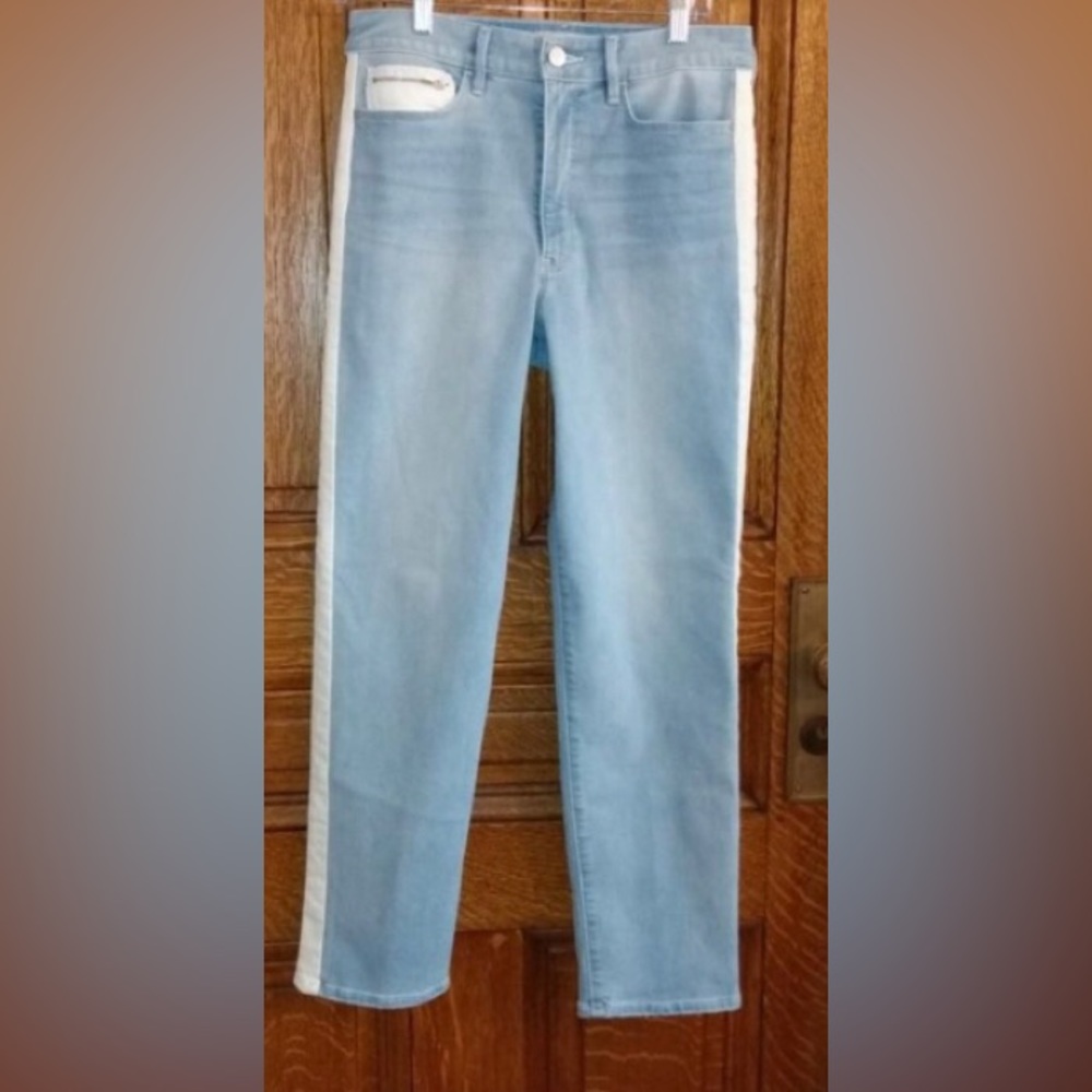 ATHLETA Jeans Women’s sz 10 Pants SCULPTEX Stretchy Faded Blue/white-stripe NM